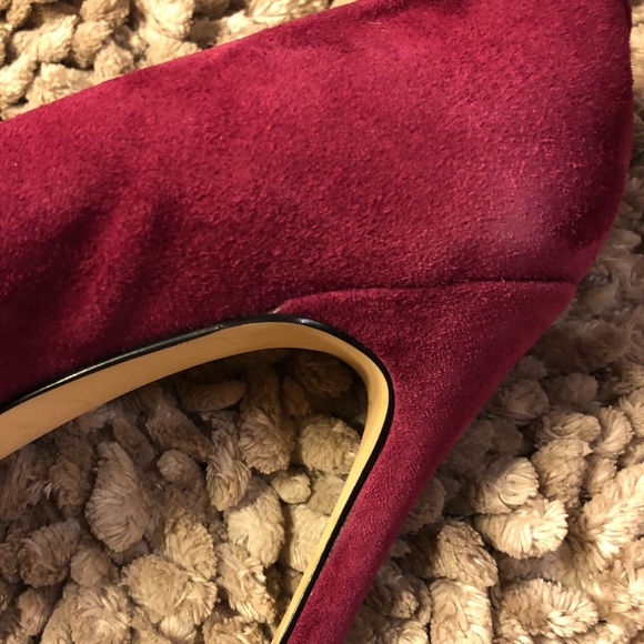 IVANKA TRUMP suede heals. - Picture 6 of 12